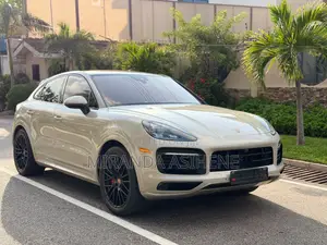 Porsche Cayenne 2023 Beige