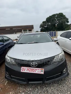 Toyota Camry 2014 Silver