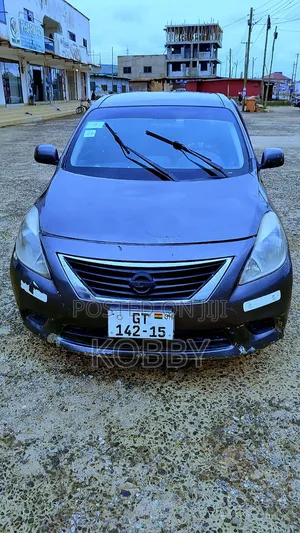 Nissan Versa 2015 Gray