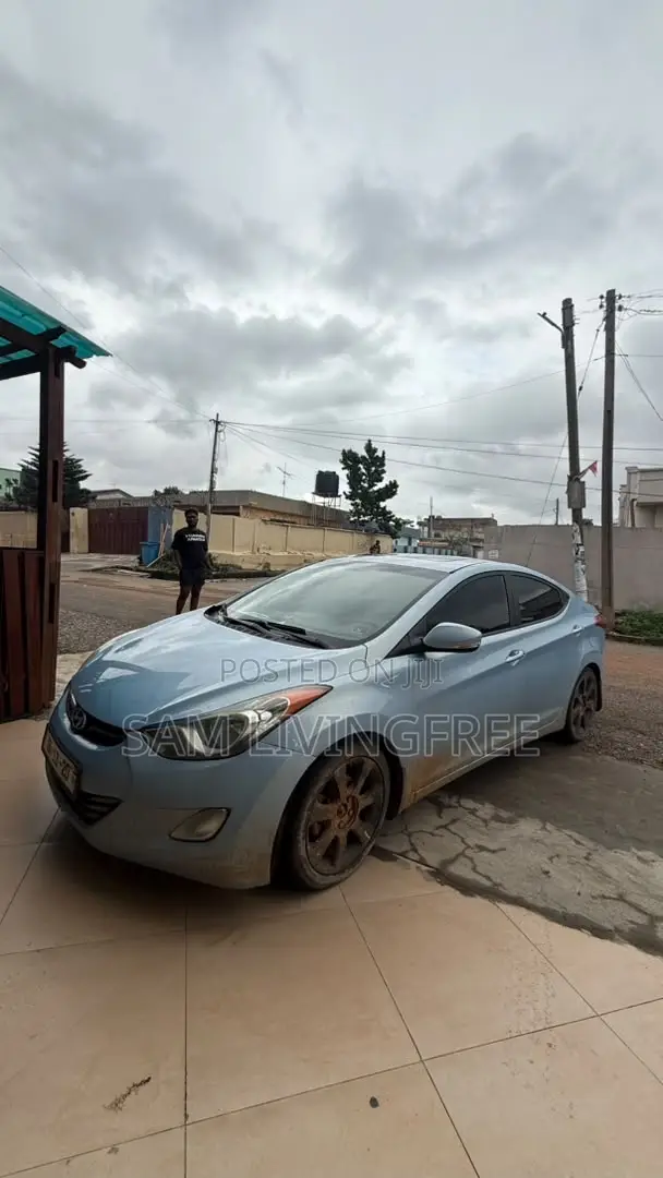Hyundai Elantra Limited Sedan FWD (1.8L 4cyl 6A) 2013 Blue