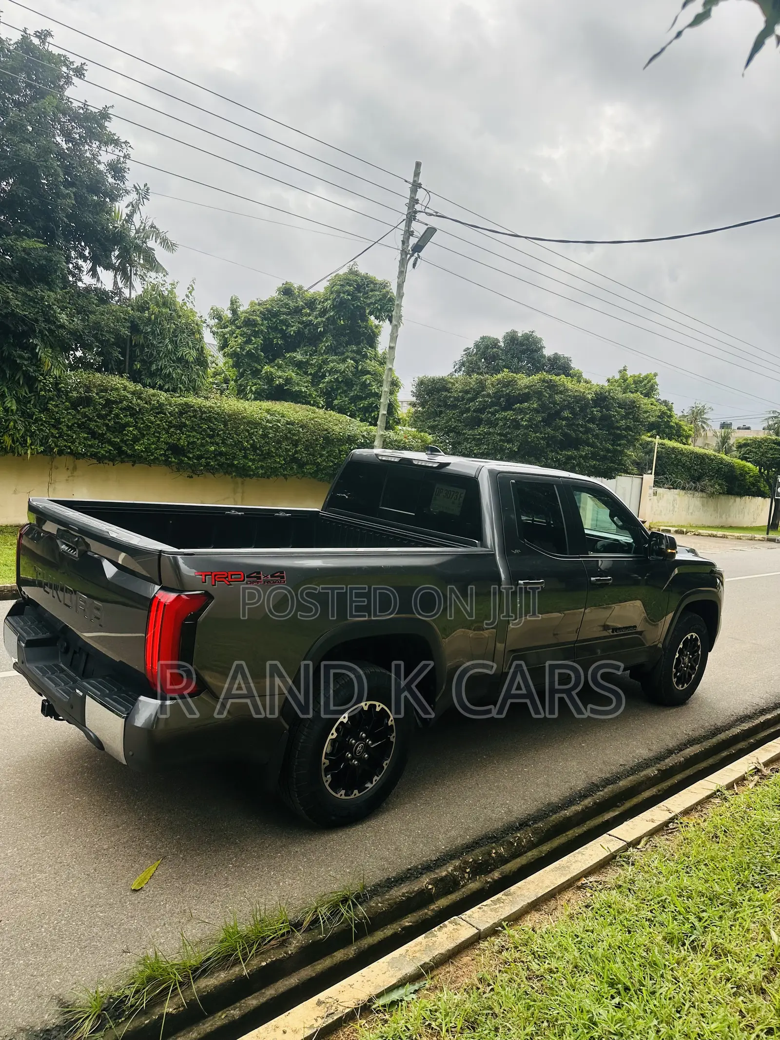 Toyota Tundra SR CrewMax 4WD SB 2025 Green