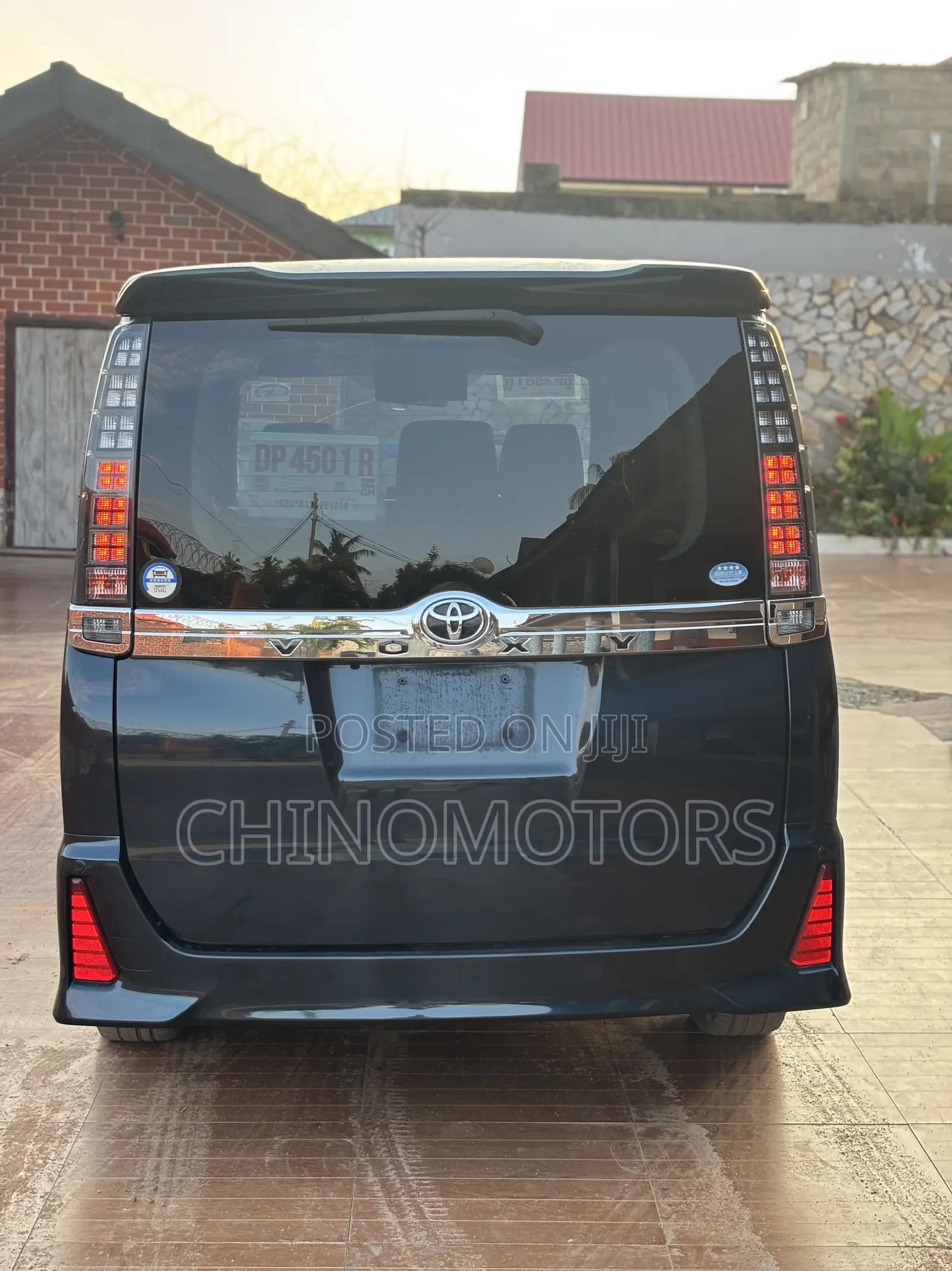 Toyota Voxy 2015
