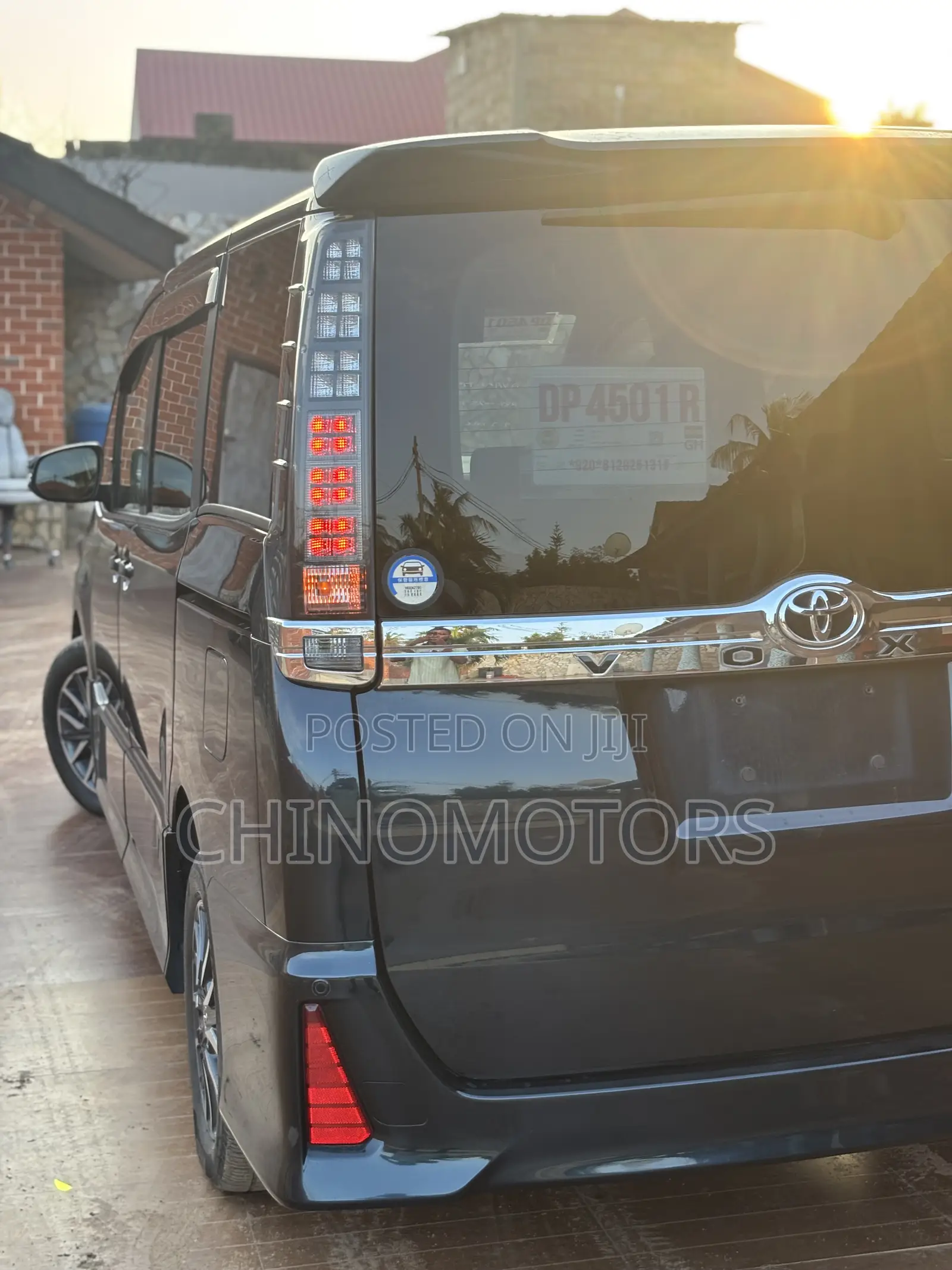 Toyota Voxy 2015