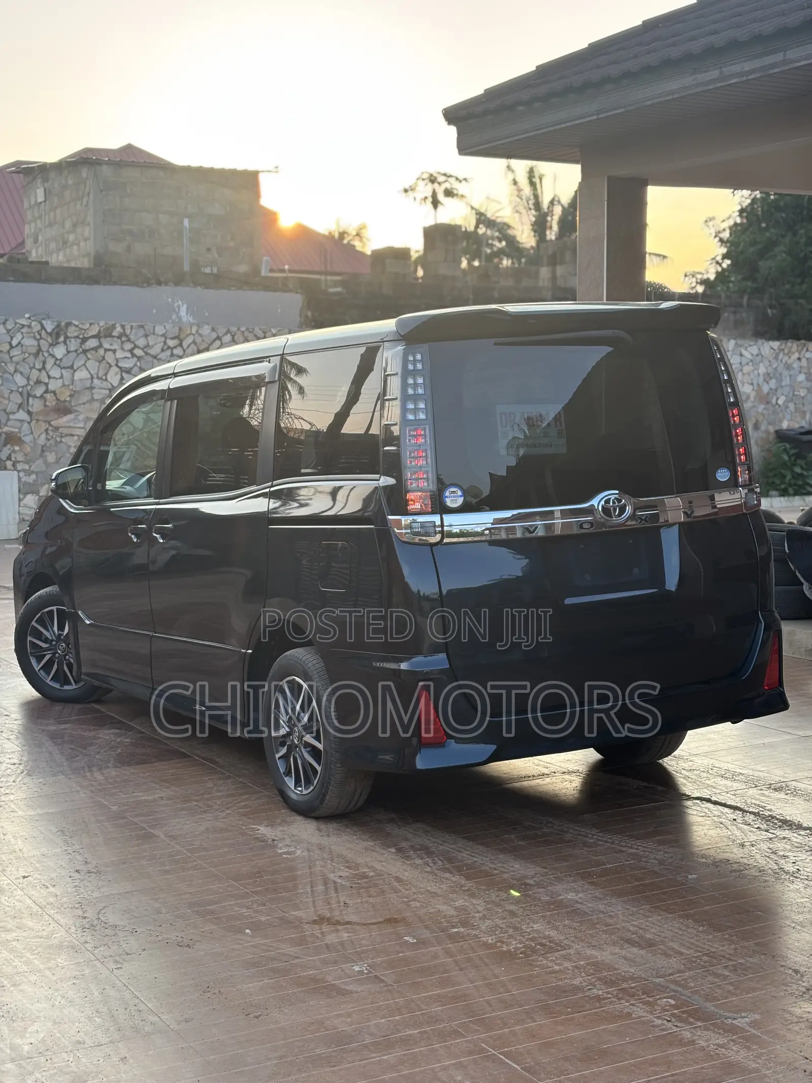 Toyota Voxy 2015