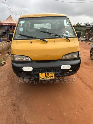 Hyundai H-100 1999 Yellow