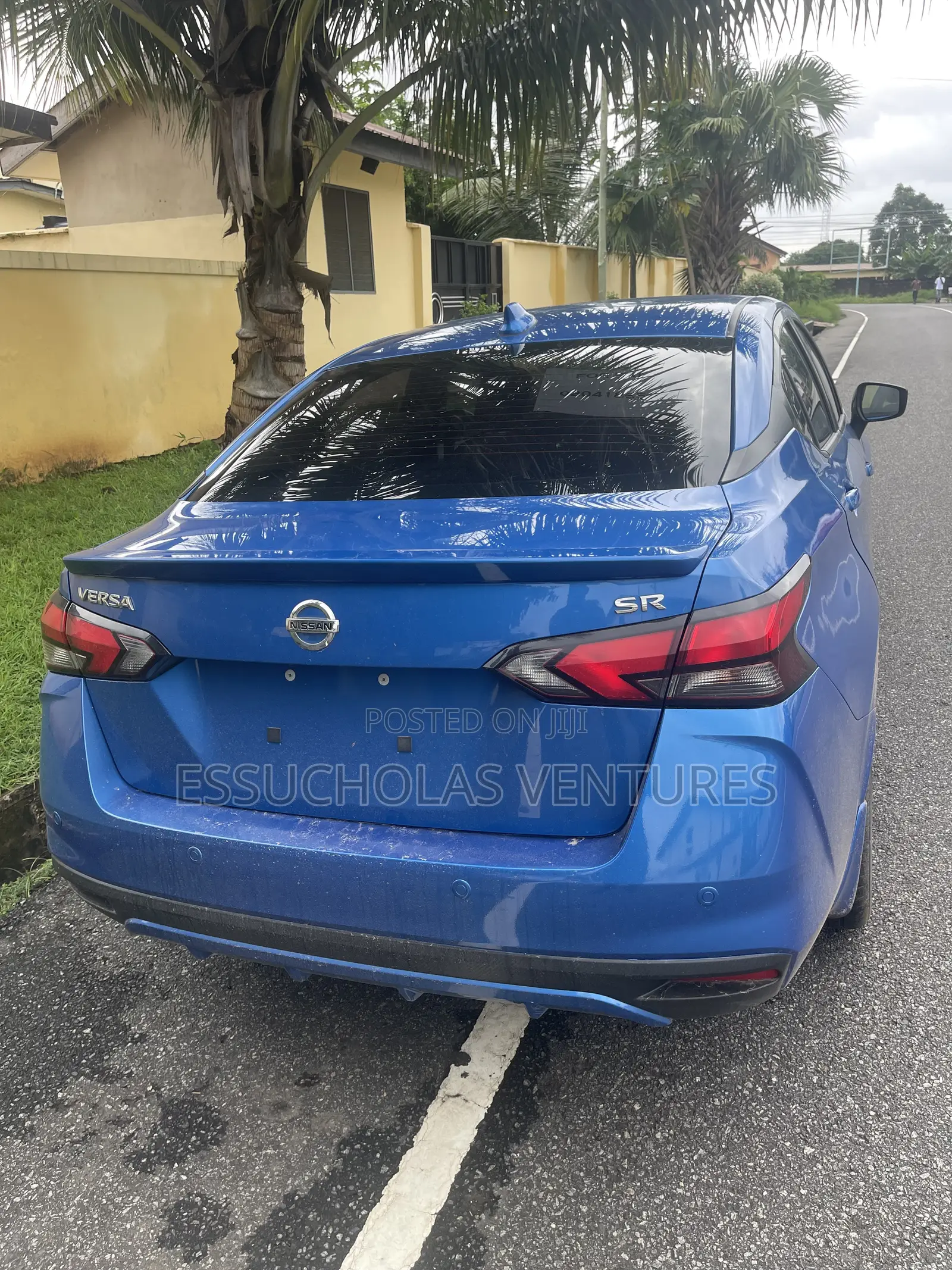 Nissan Versa 2020 Blue