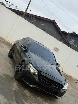 Mercedes-Benz C300 2018 Black
