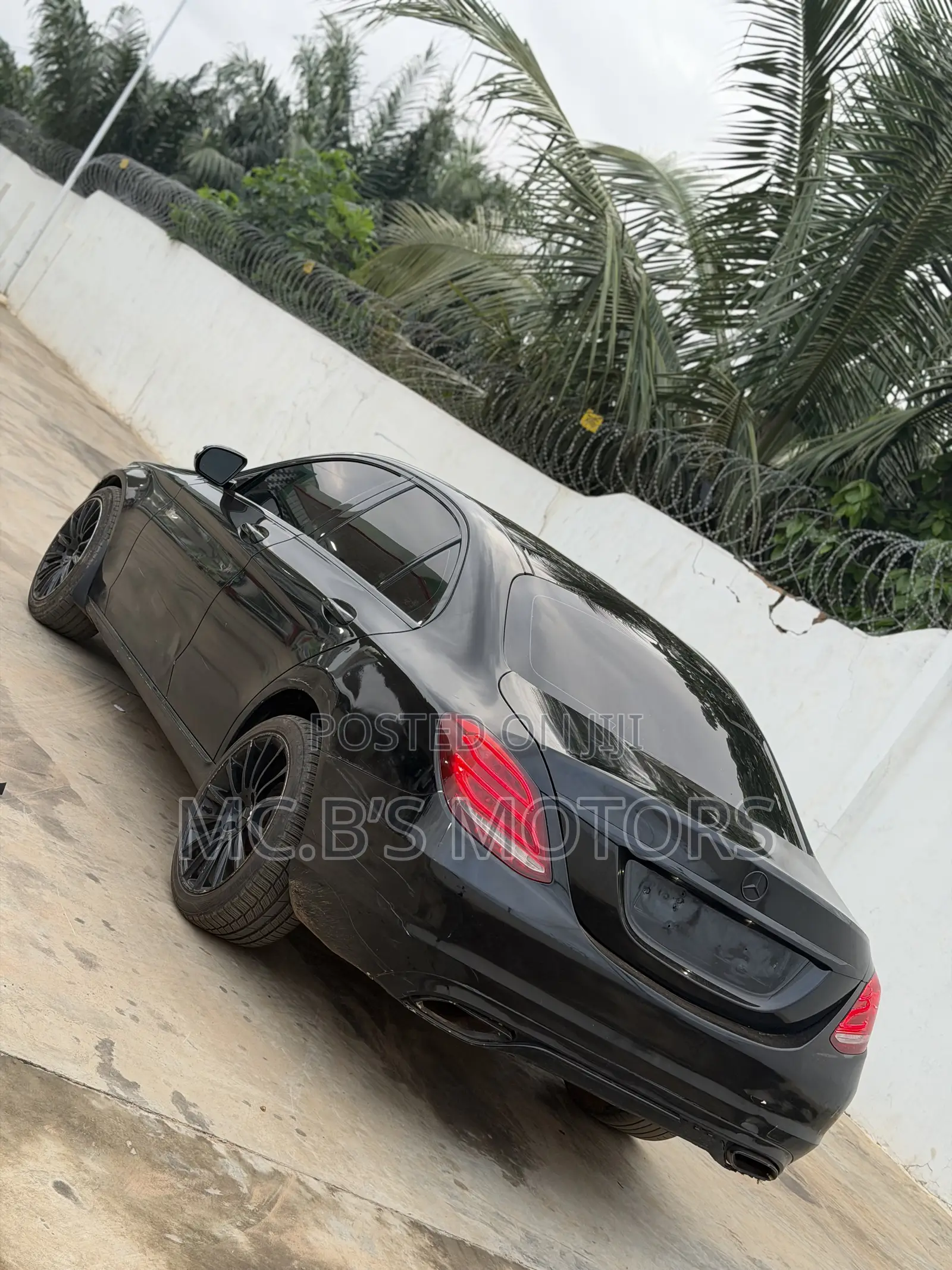 Mercedes-Benz C300 2018 Black