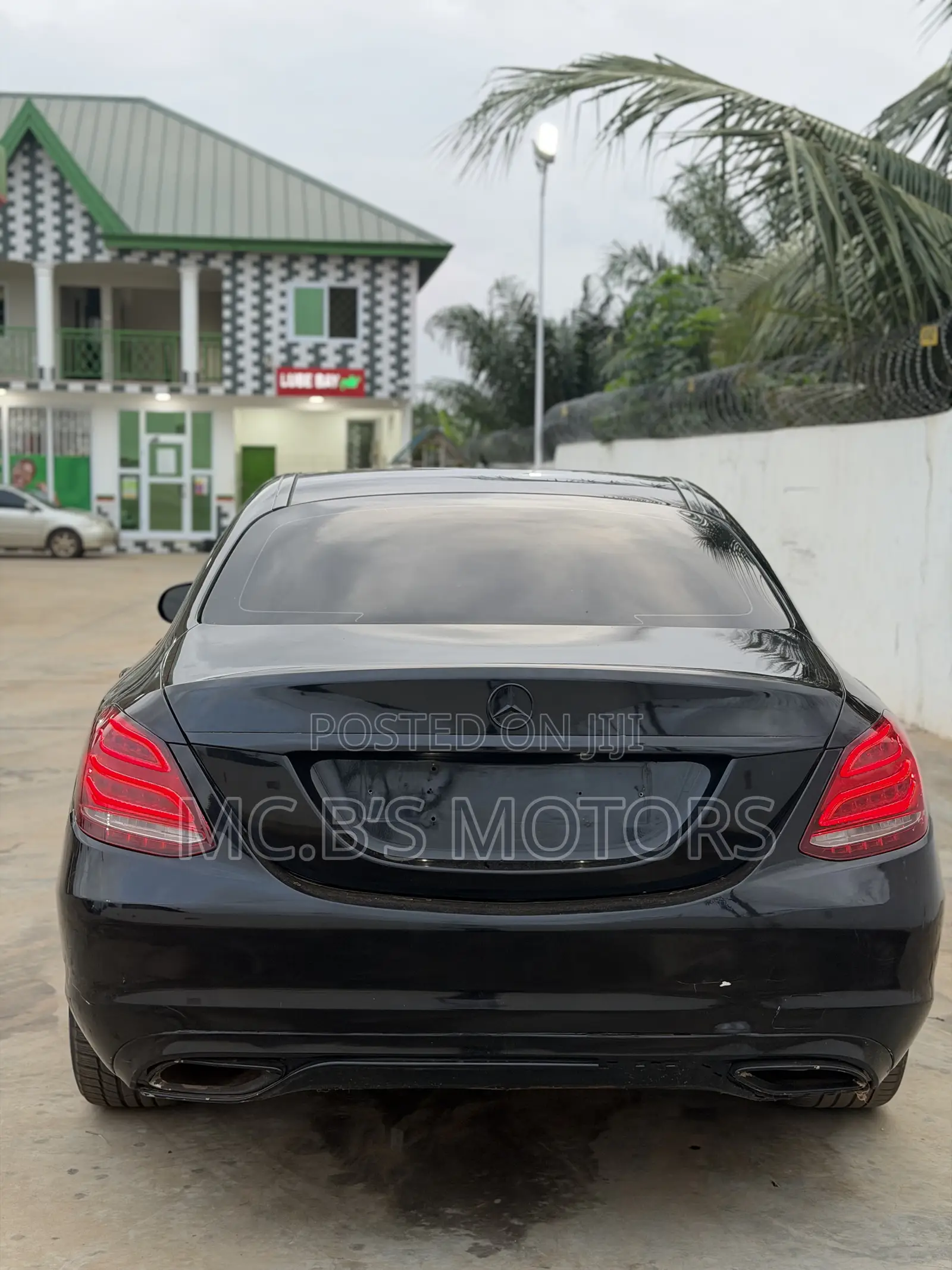 Mercedes-Benz C300 2018 Black