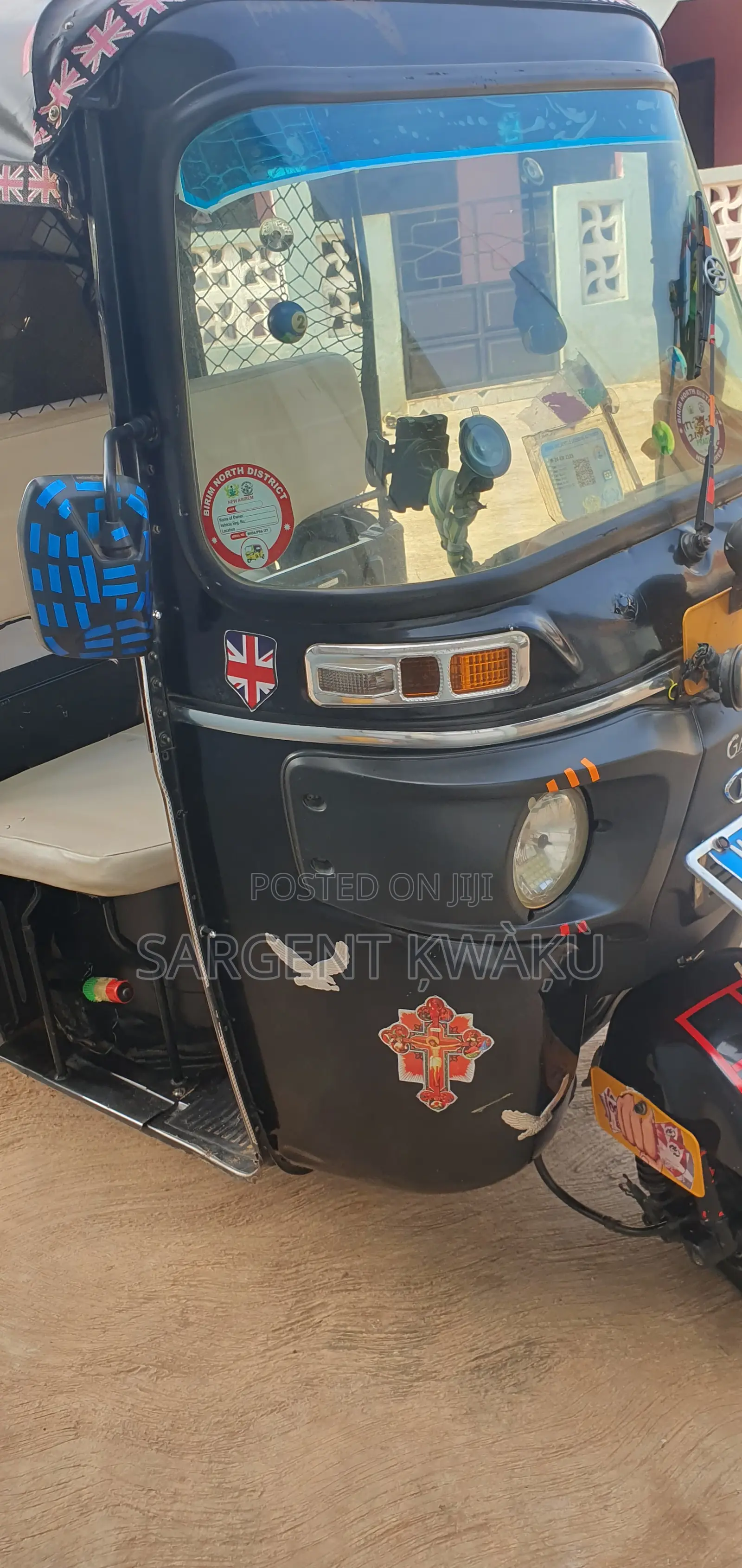 Bajaj RE 2024 Black