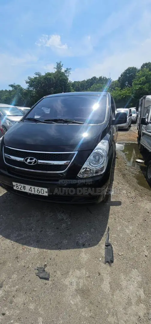 Hyundai Starex 2016 Black