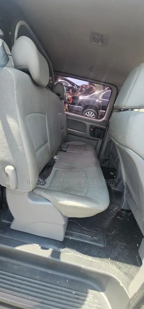 Hyundai Starex 2016 Black