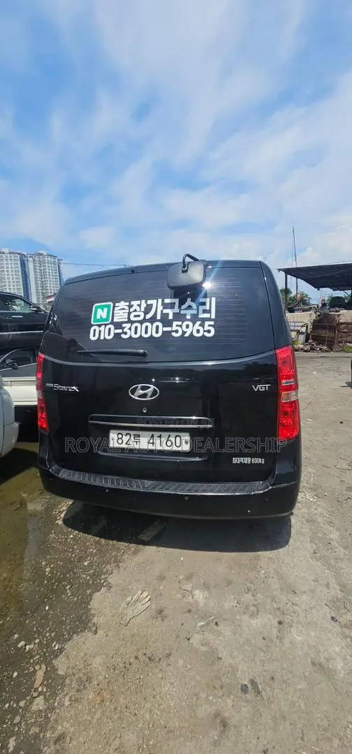 Hyundai Starex 2016 Black