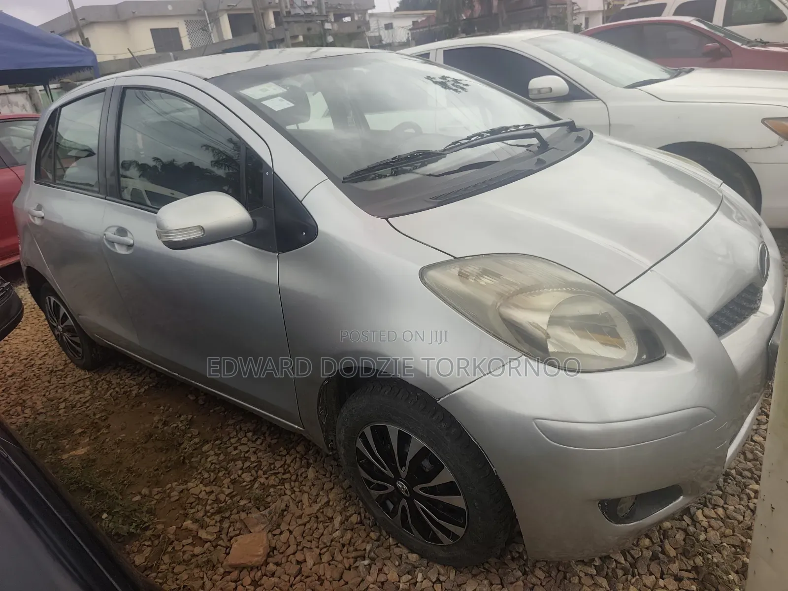 Toyota Vitz 2010 Silver