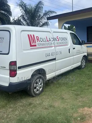 Toyota HiAce 2010 White