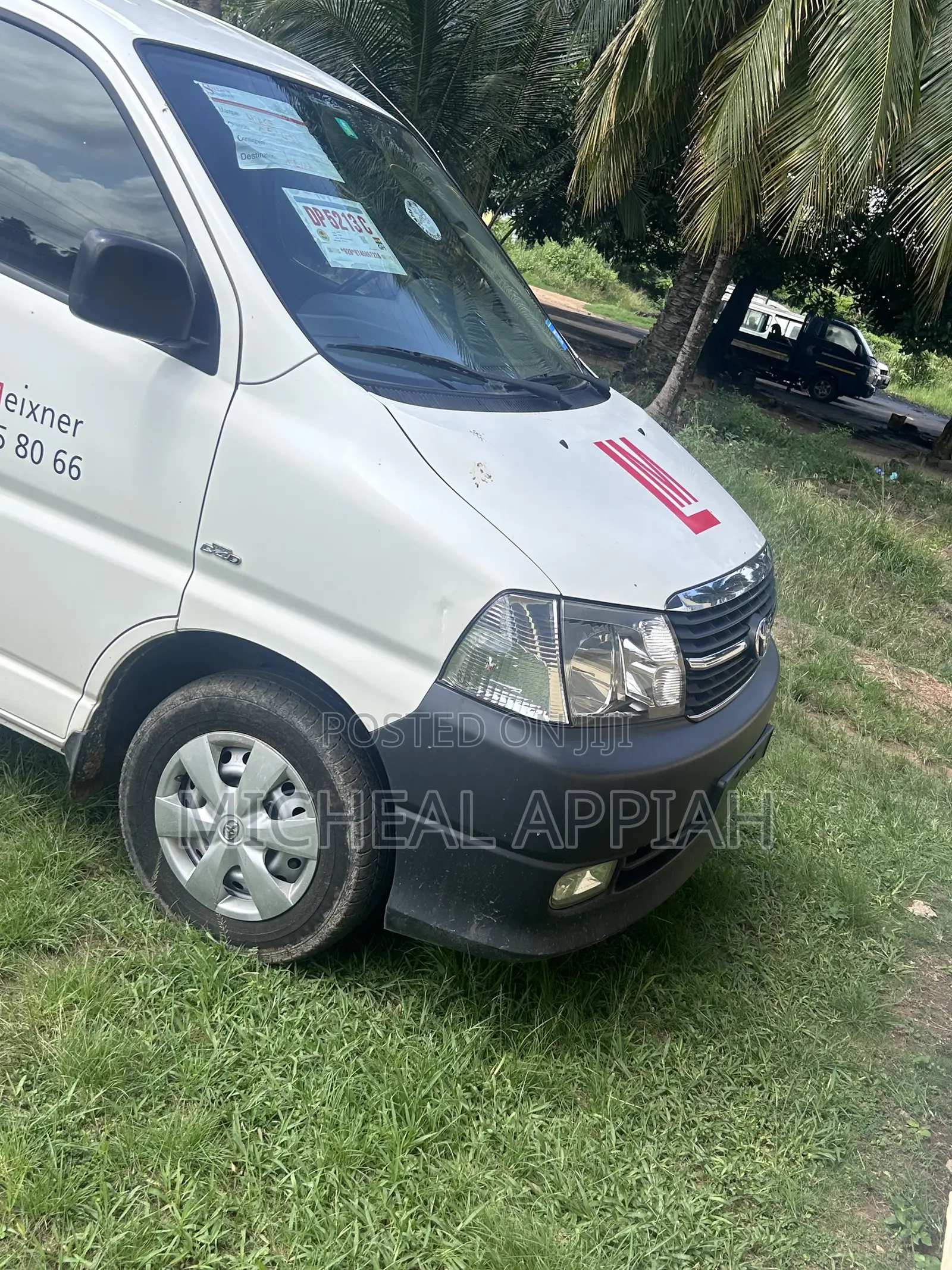 Toyota HiAce 2010 White