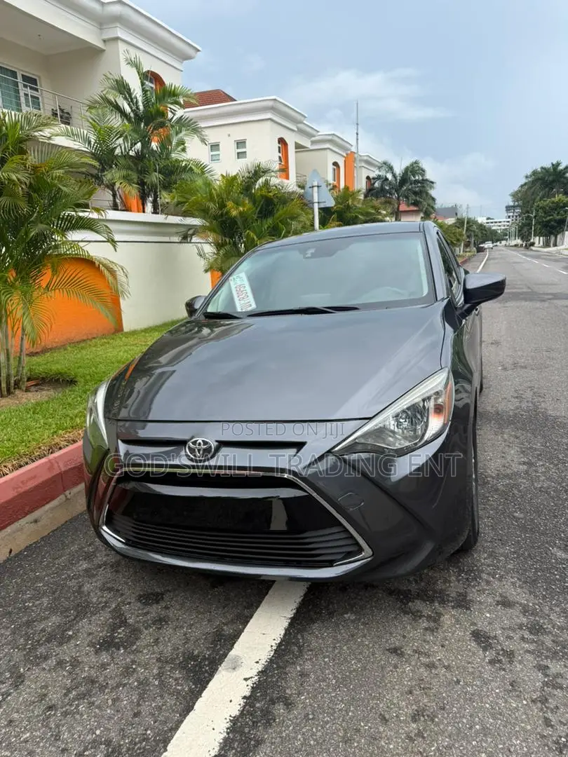 Toyota Yaris iA 1.5 FWD 2017 Silver