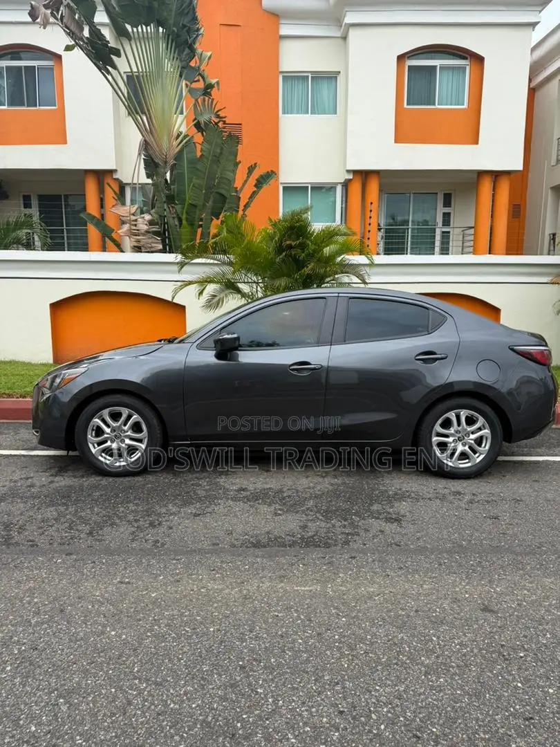 Toyota Yaris iA 1.5 FWD 2017 Silver