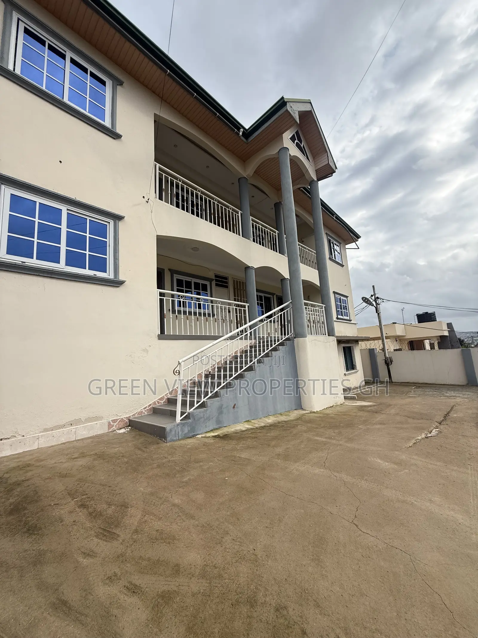 1bdrm Apartment in West Hills Mall Area for rent