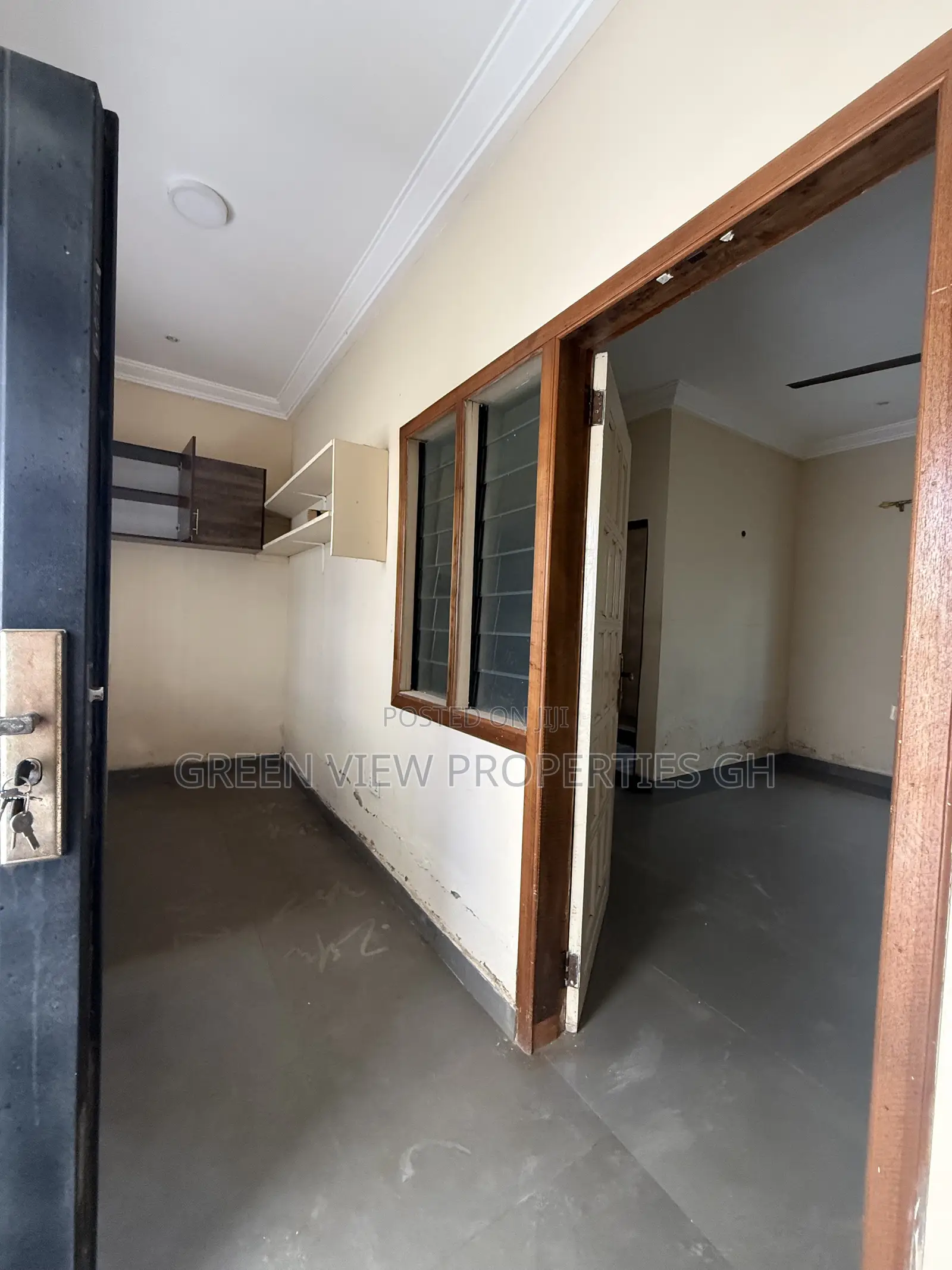 1bdrm Apartment in West Hills Mall Area for rent
