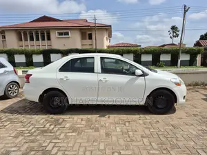 Toyota Yaris 2008 White