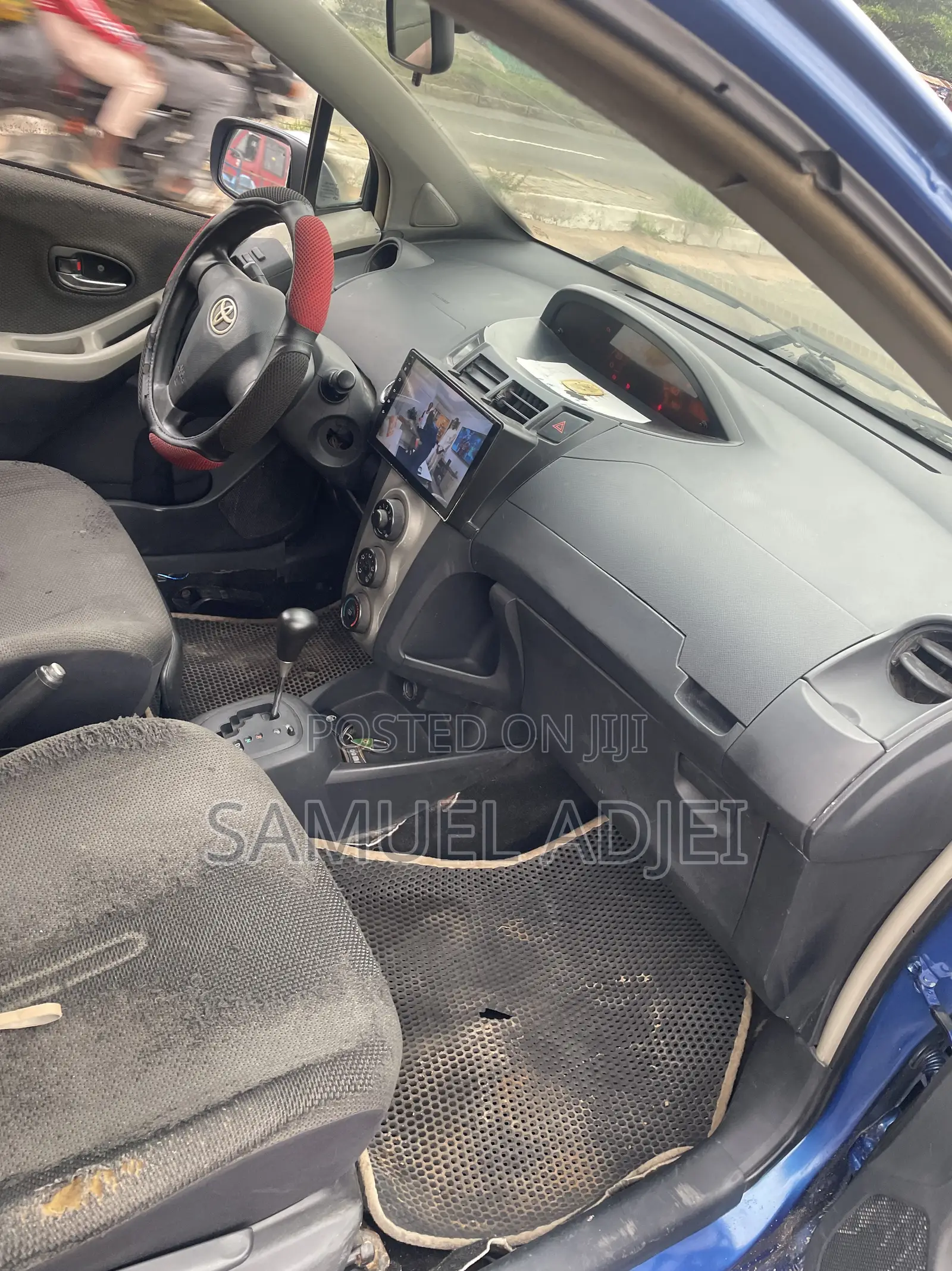 Toyota Vitz 2010 Blue