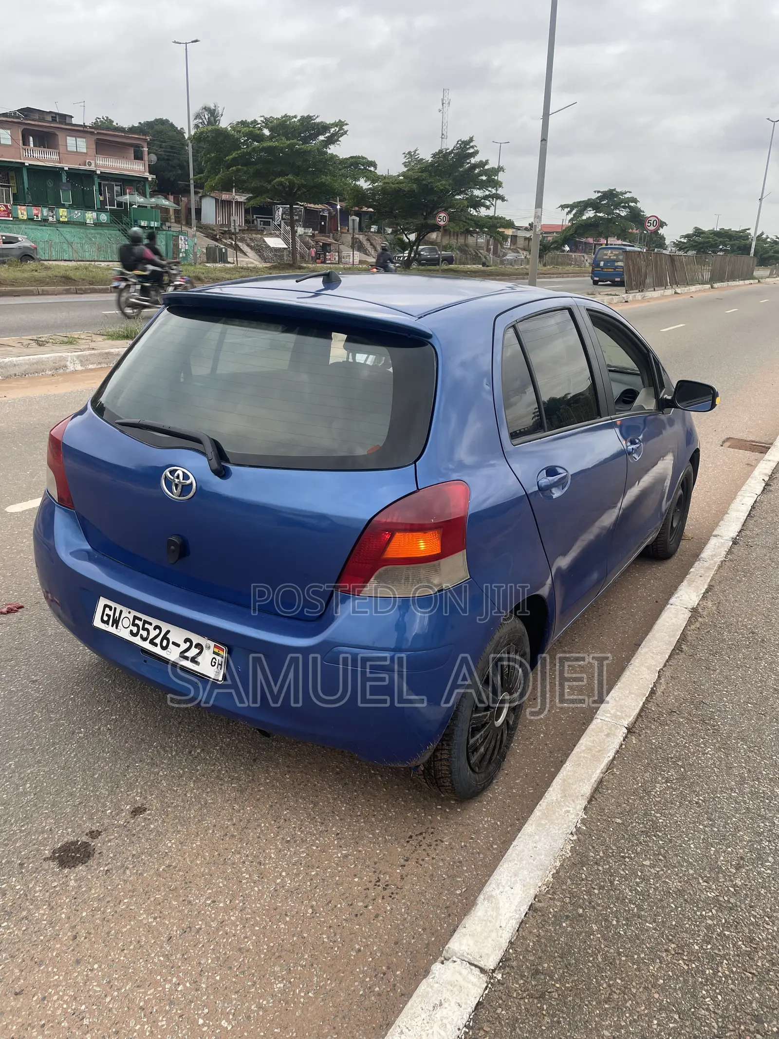 Toyota Vitz 2010 Blue