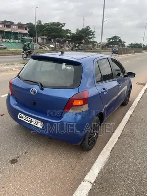 Toyota Vitz 2010 Blue