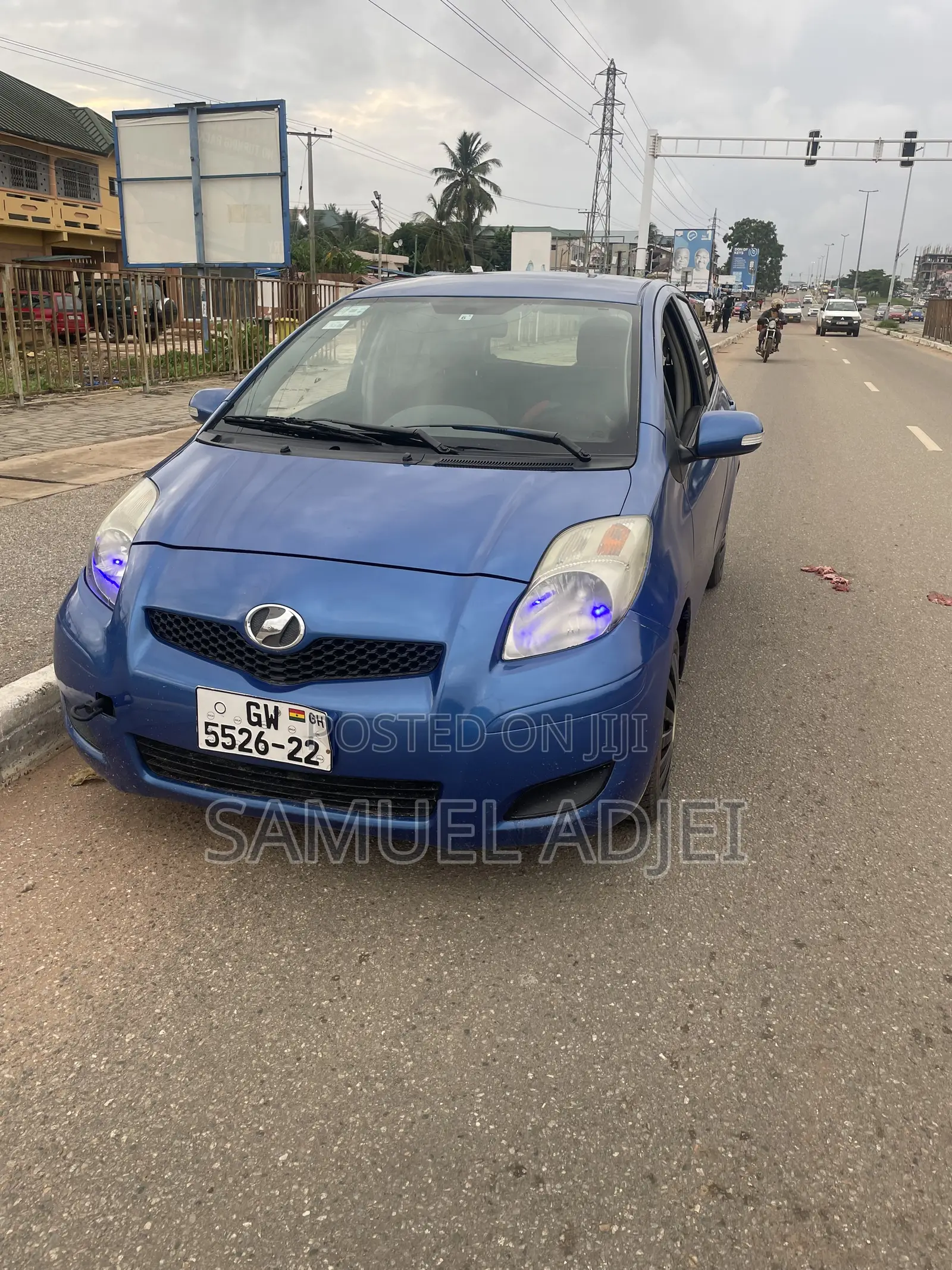 Toyota Vitz 2010 Blue