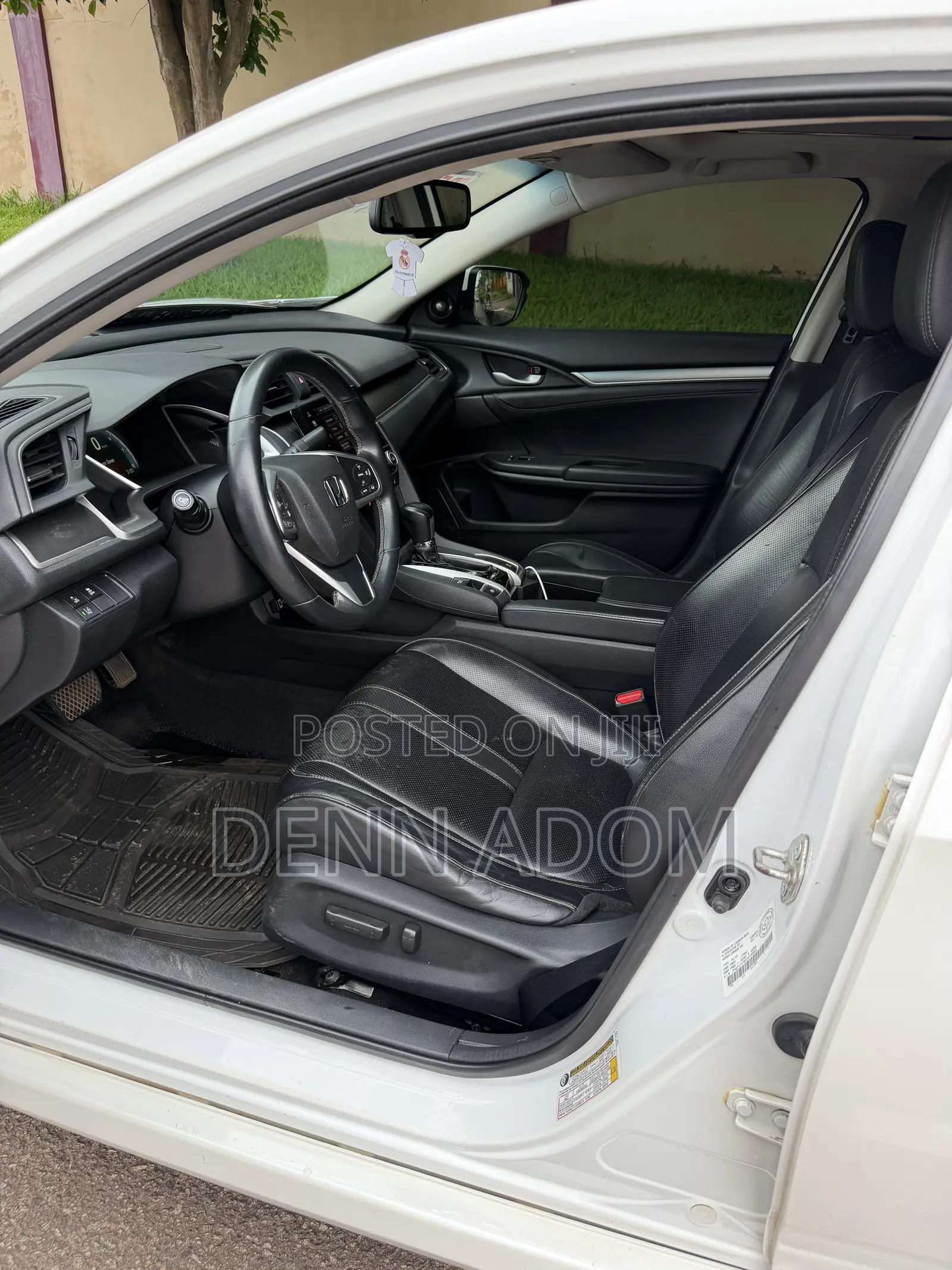 Honda Civic Touring Sedan 2018 White