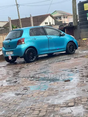 Toyota Vitz 1.0 FWD 5dr 2010 Blue