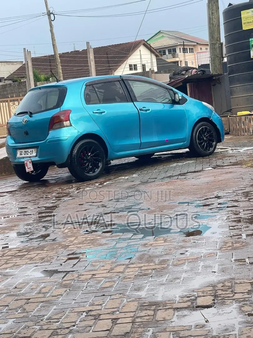 Toyota Vitz 1.0 FWD 5dr 2010 Blue