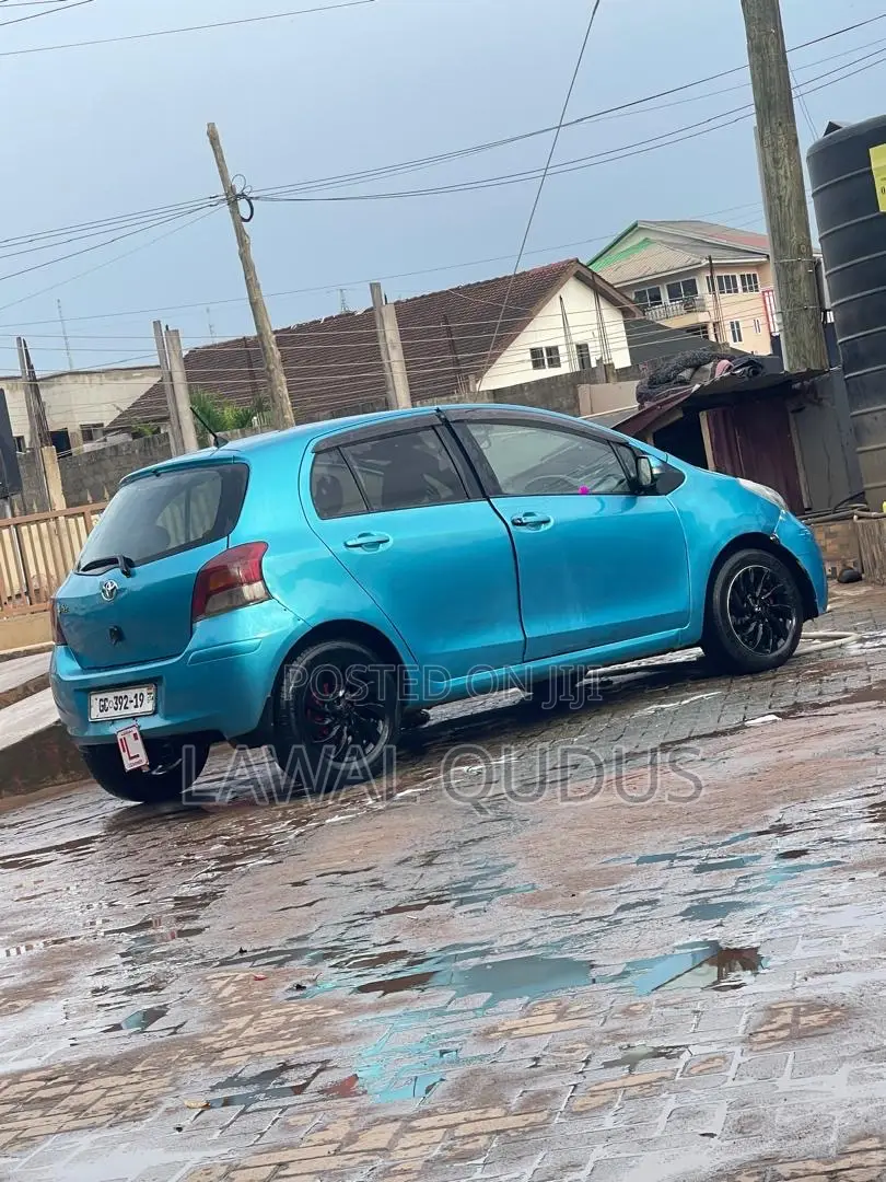Toyota Vitz 1.0 FWD 5dr 2010 Blue