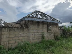 2 Bedrooms House In Mampongteng Nicho, Kumasi Metropolitan For Sale