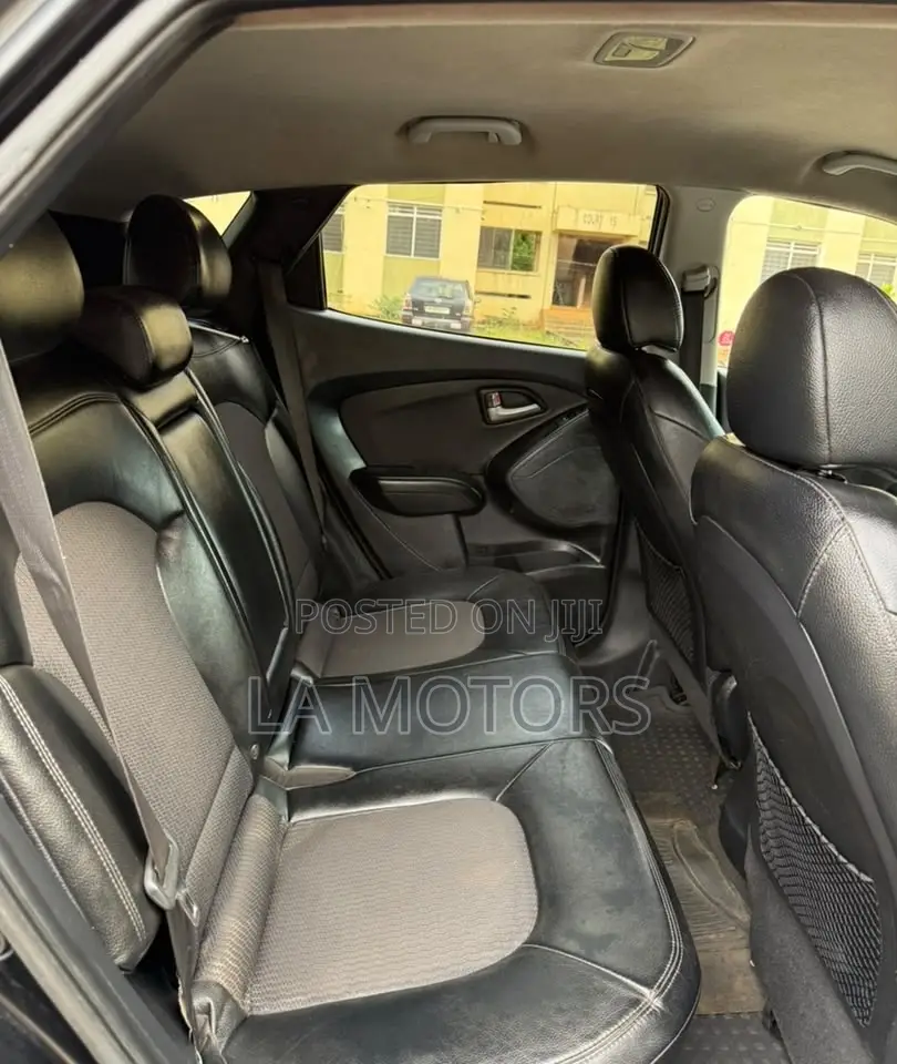 Hyundai Tucson 2012 Black