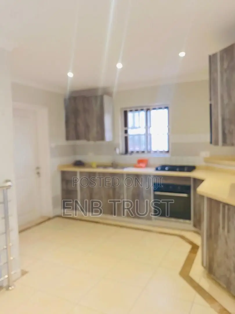 3bdrm Duplex in Cfc Estate for rent