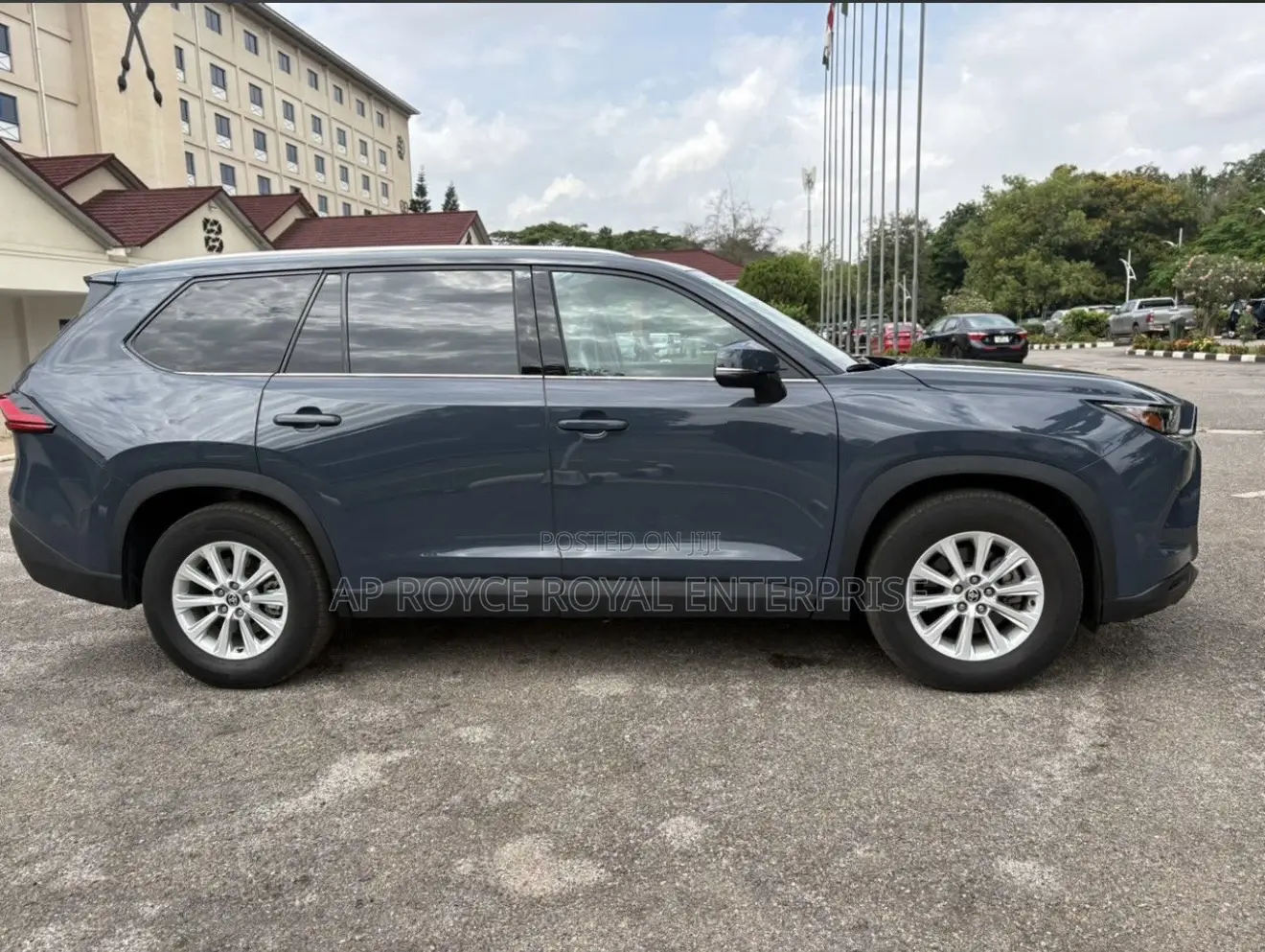 Toyota Grand Highlander XLE AWD 2024 Blue
