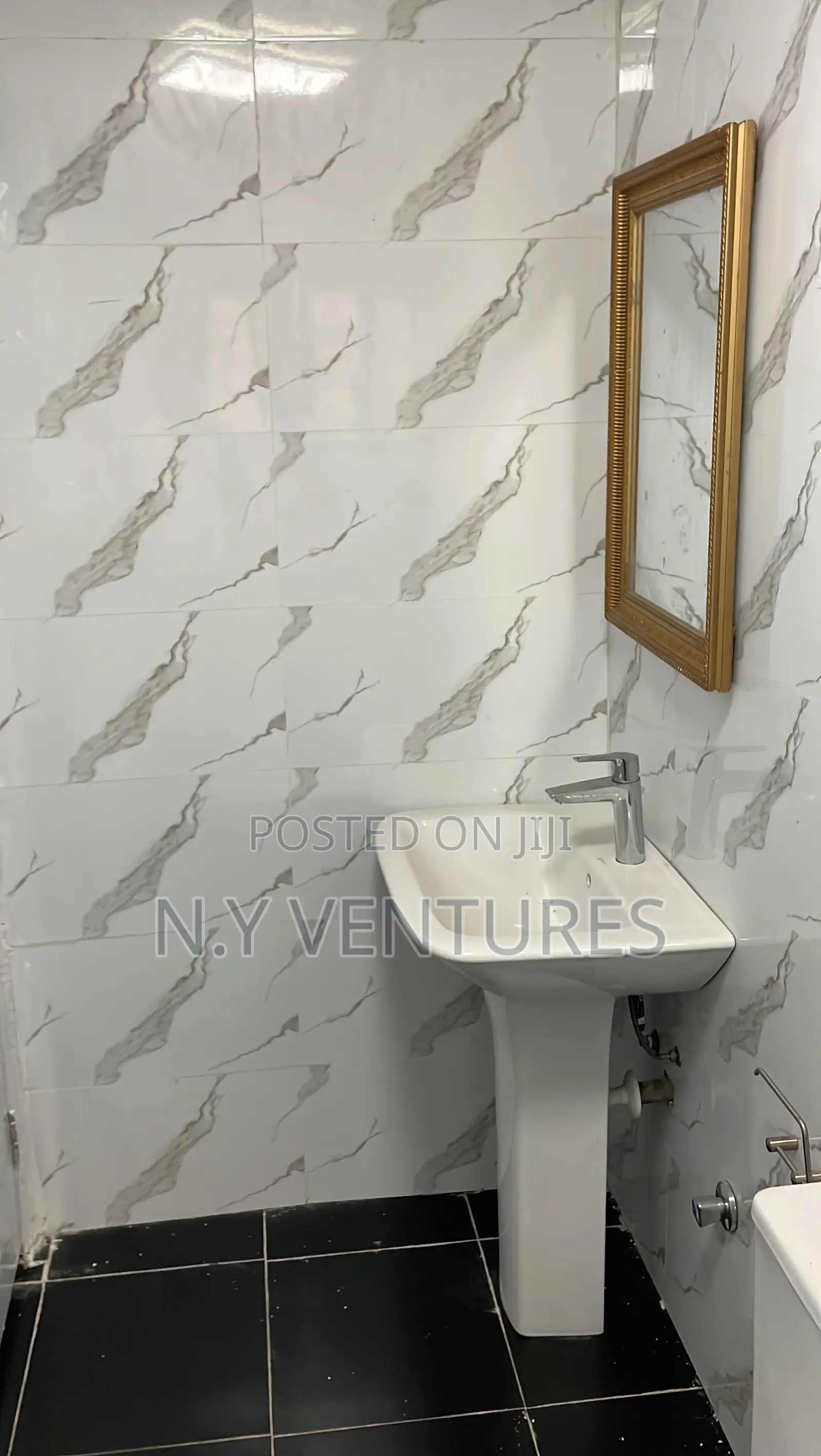 Furnished 6bdrm Apartment in Malik Estate, Tseaddo for rent