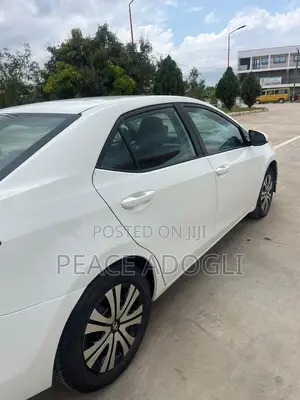 Toyota Corolla 2016 White