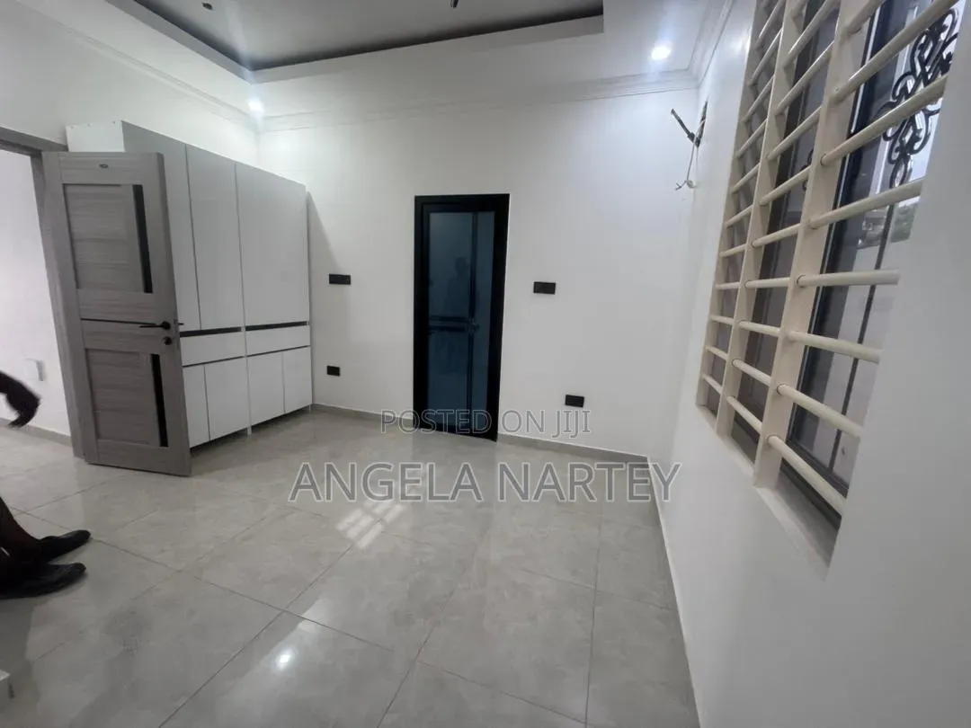 4bdrm House in Coastal Spintex, Accra Metropolitan for sale