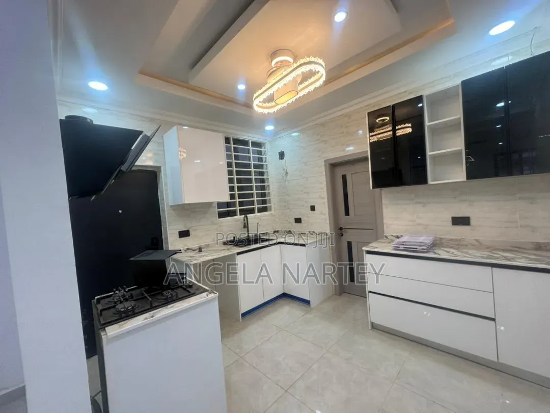 4bdrm House in Coastal Spintex, Accra Metropolitan for sale