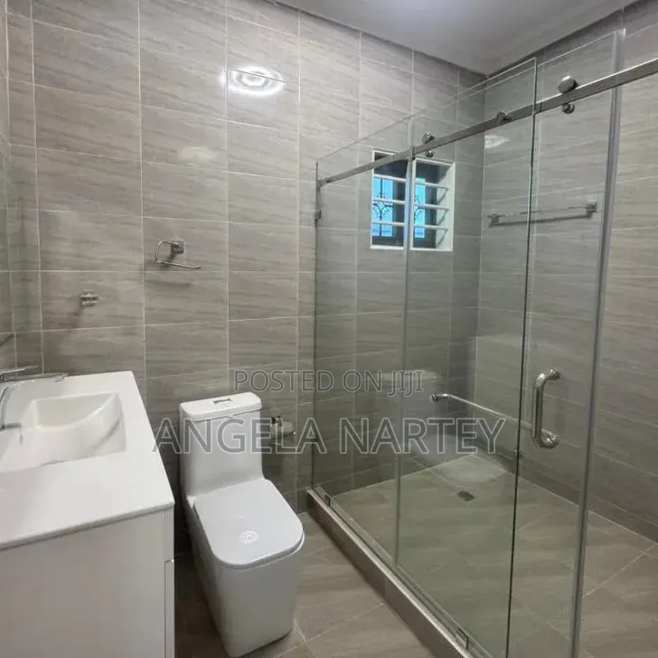 4bdrm House in Coastal Spintex, Accra Metropolitan for sale