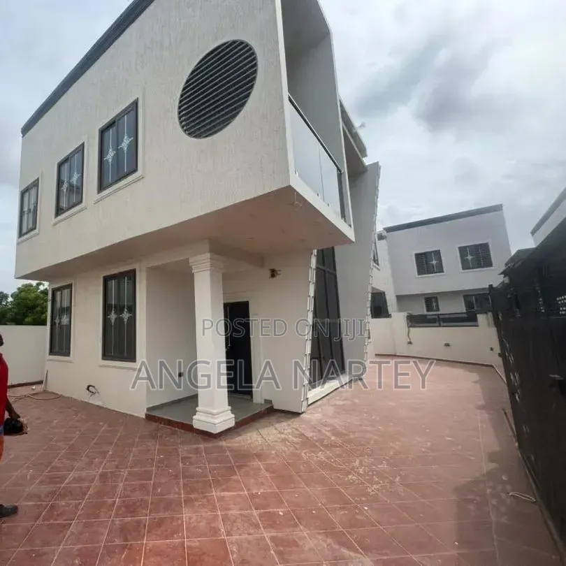 4bdrm House in Coastal Spintex, Accra Metropolitan for sale