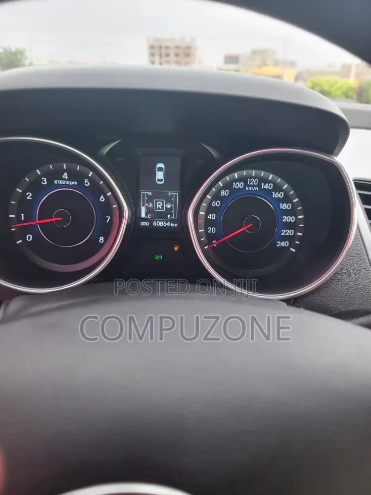 Hyundai Avante 2015 White