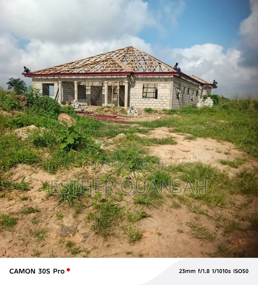 5bdrm House in Jesus Christ, Amasaman for sale