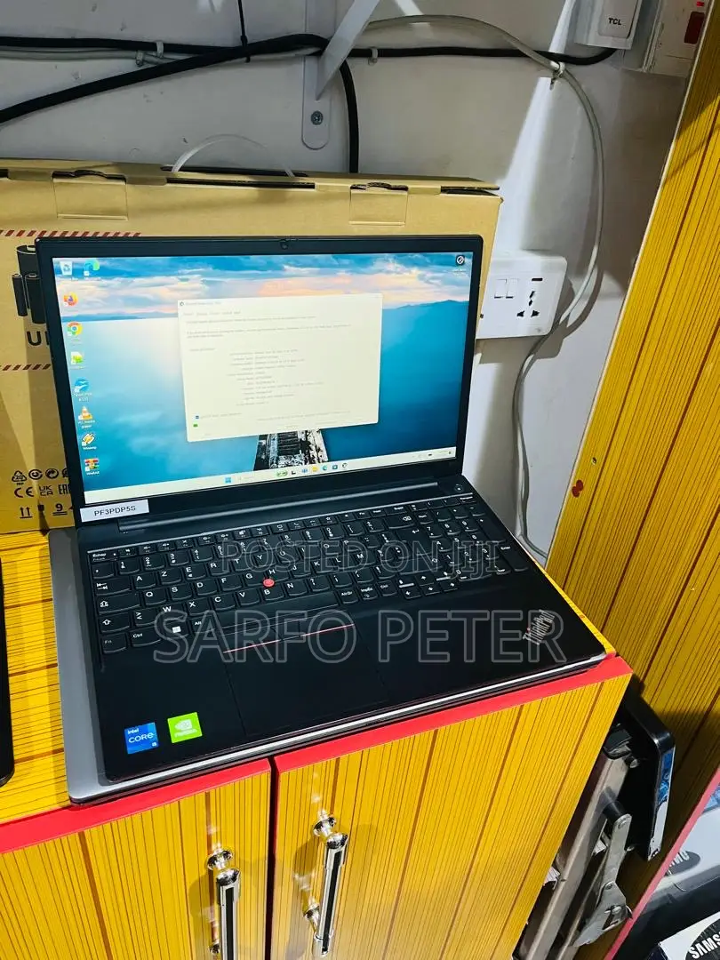 Laptop Lenovo ThinkPad E15 8GB Intel Core i5 SSD 256GB