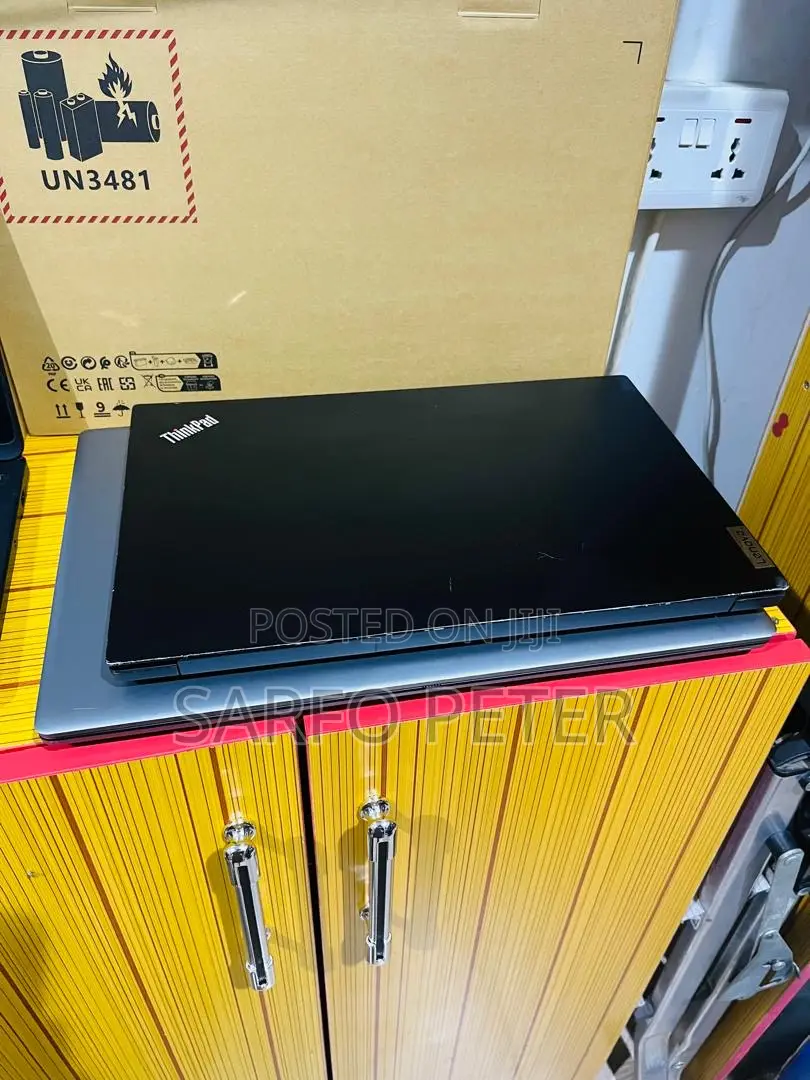 Laptop Lenovo ThinkPad E15 8GB Intel Core i5 SSD 256GB