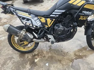 Yamaha 2021 Black