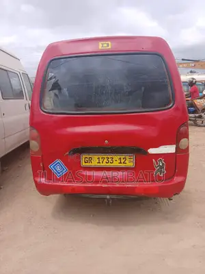 Hyundai H-100 2000 Red