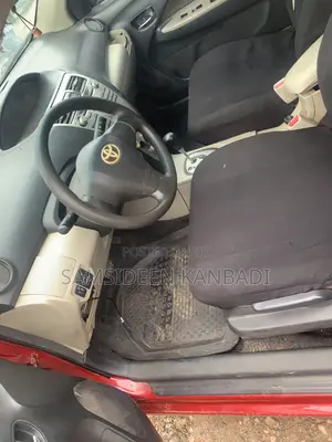 Toyota Yaris 2009 Red